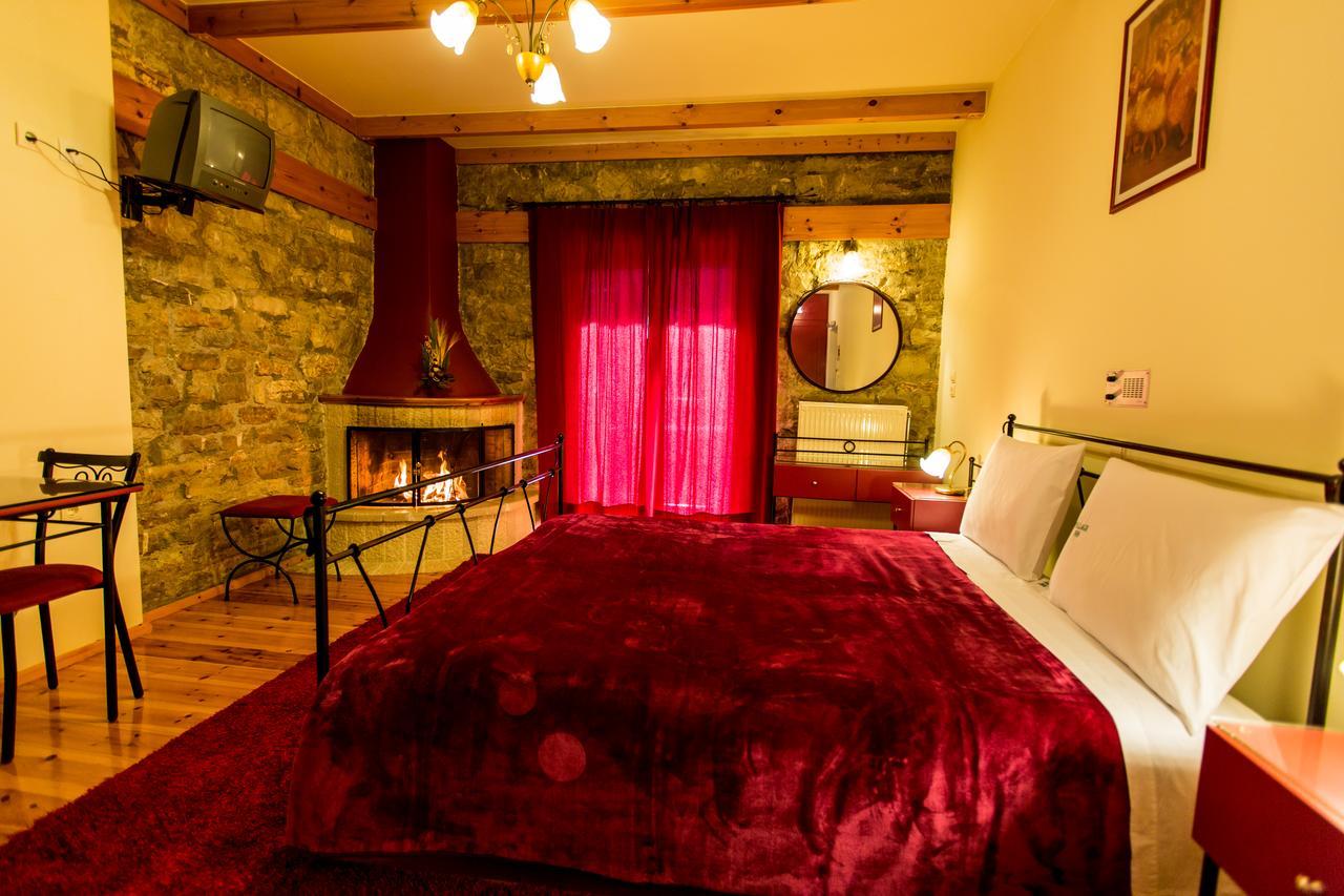 Village Inn Ano Khora Bagian luar foto