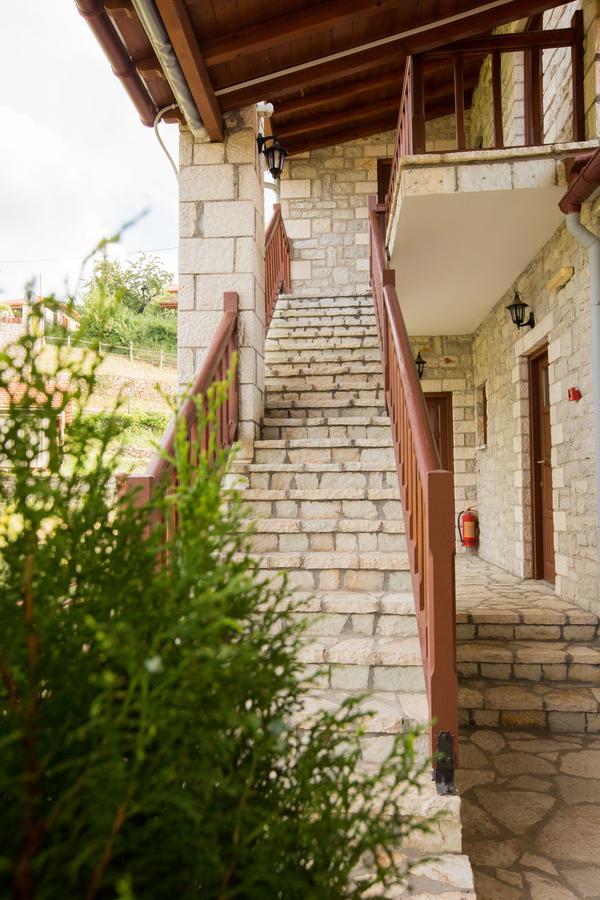 Village Inn Ano Khora Bagian luar foto
