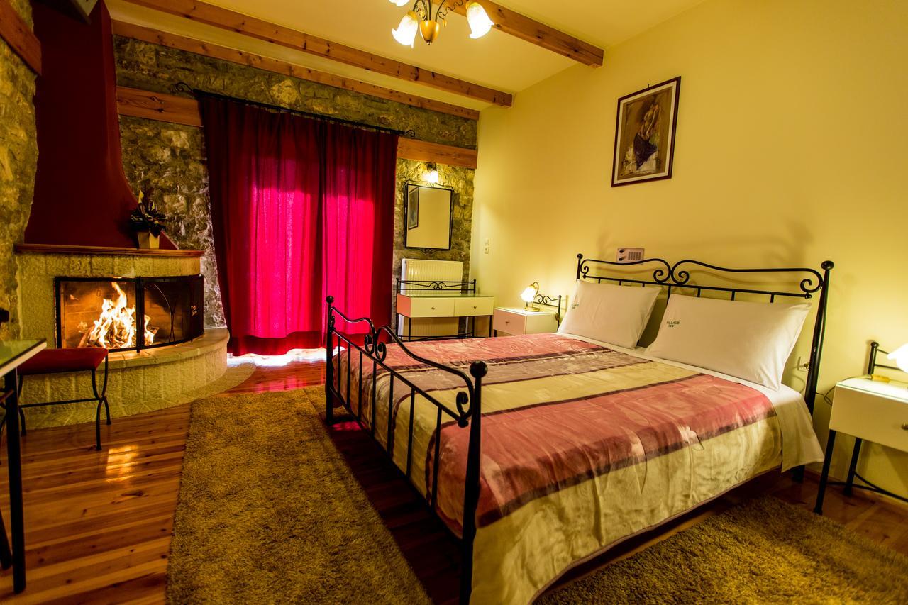 Village Inn Ano Khora Bagian luar foto
