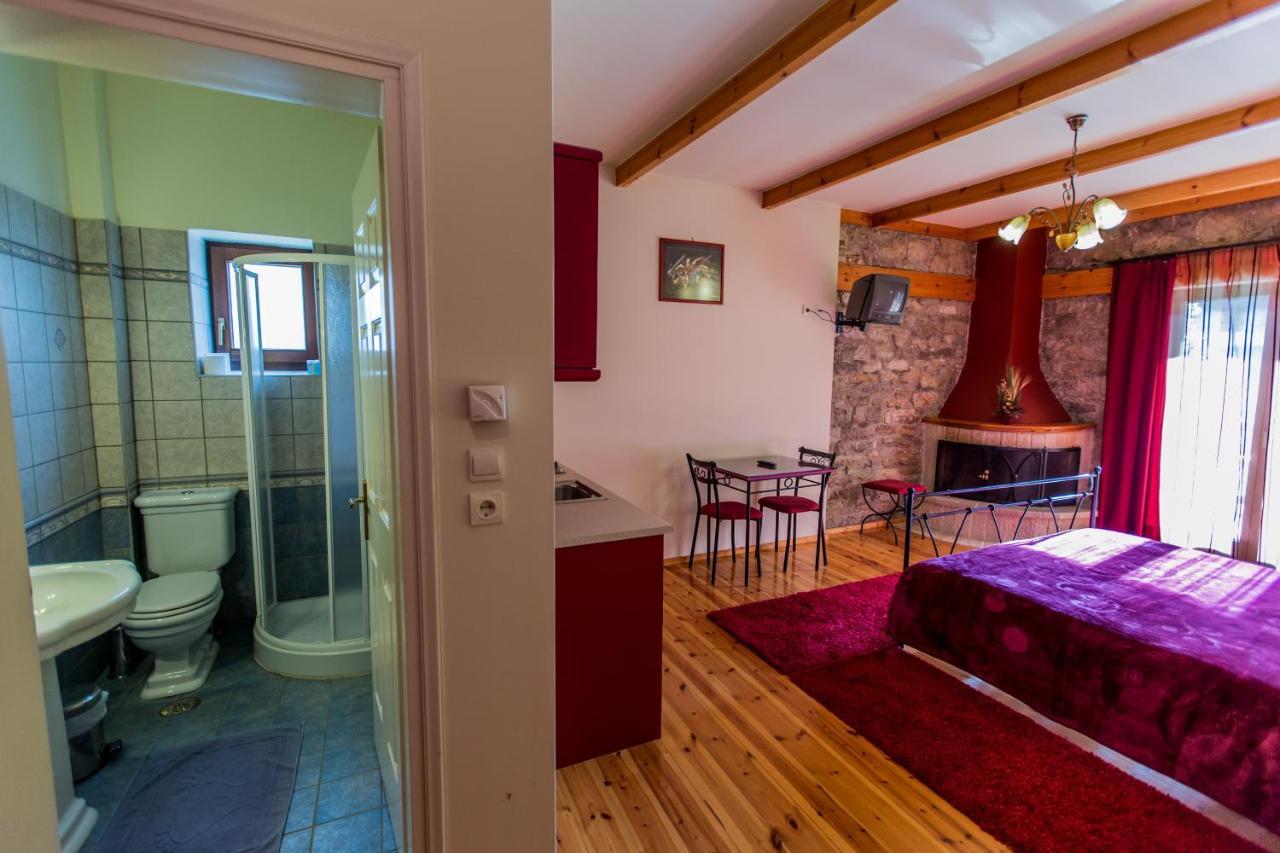 Village Inn Ano Khora Bagian luar foto