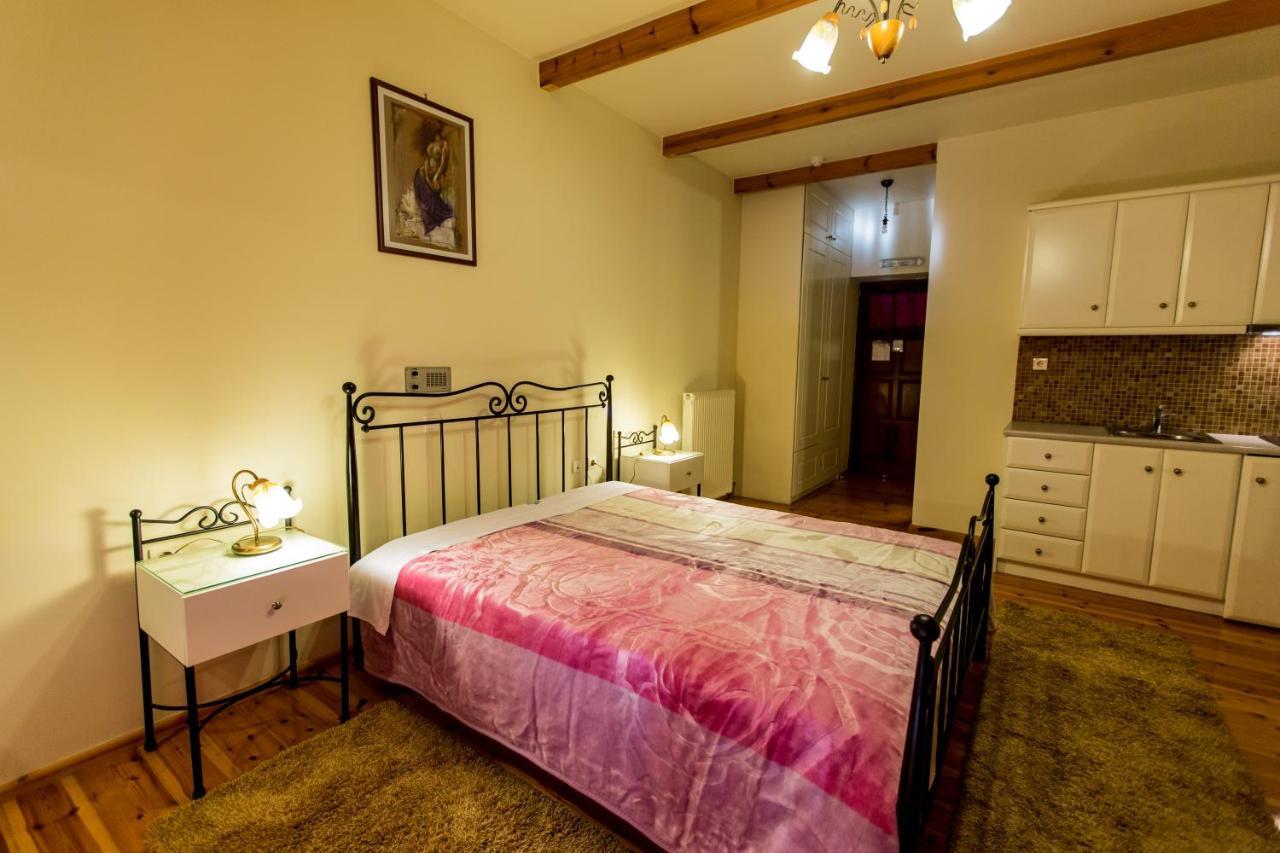 Village Inn Ano Khora Bagian luar foto
